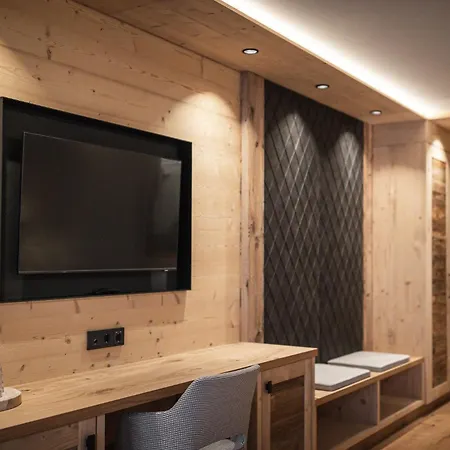 Alpenblick Hotel 4*