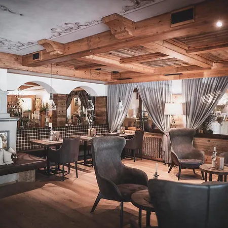 Hotel Alpenblick 4*