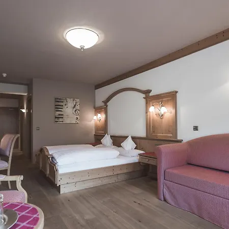 Alpenblick Hotel 4*