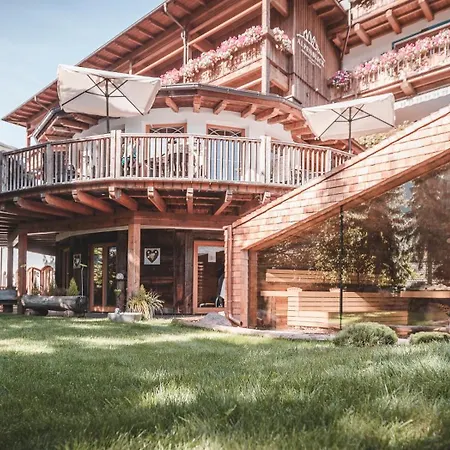 Alpenblick Hotel 4*